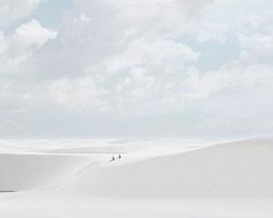 ©-David-Burdeney_1_Desert-Walk-(Resting),-Lençóis-Maranhenses,-2013